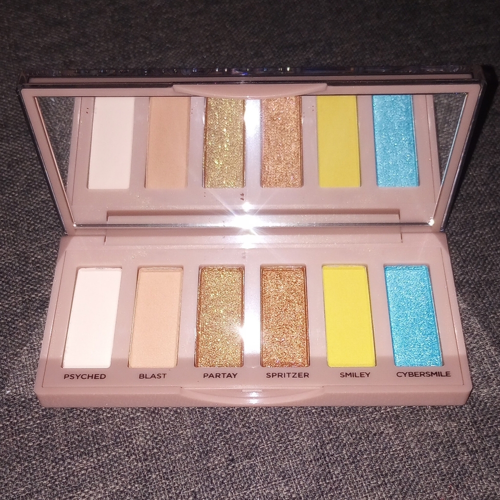 Urban Decay Naked Smiley